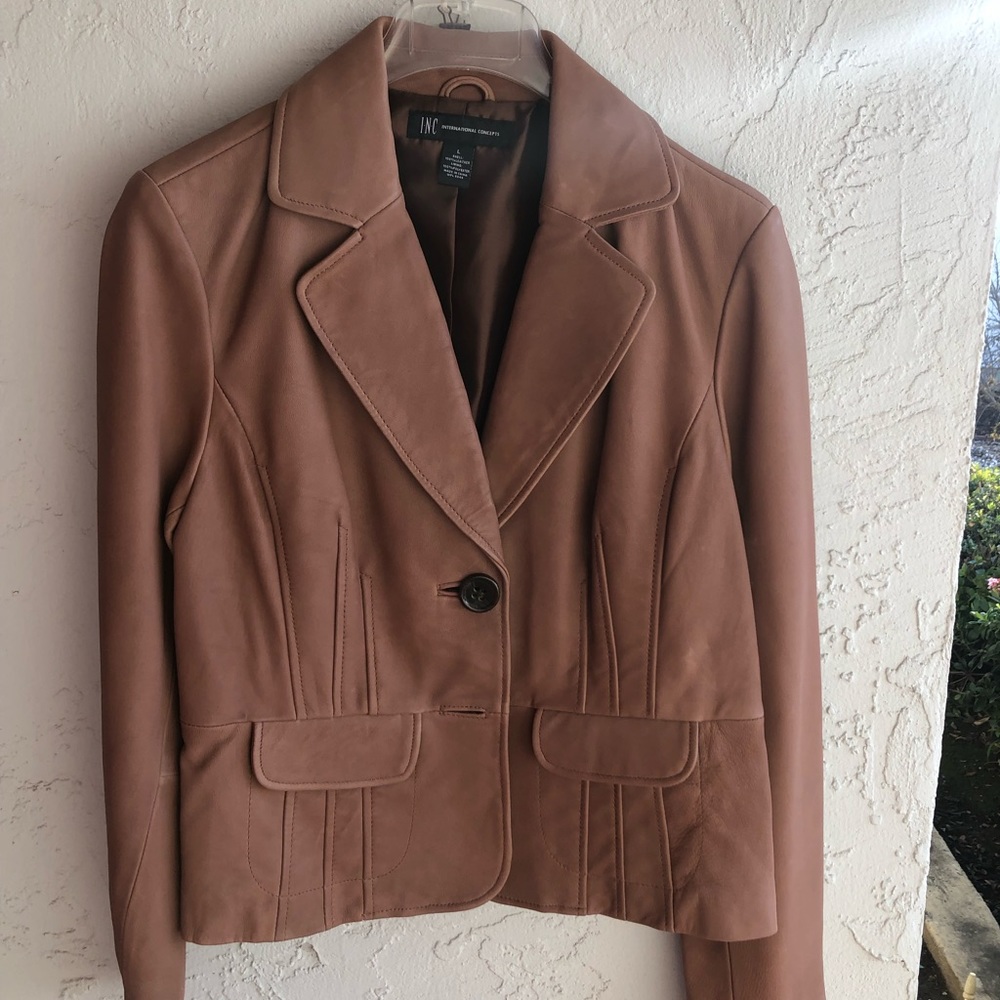 Brown leather blazer/jacket. Stylish. Classic. Brand new. Size L.